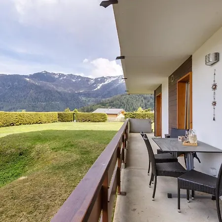 Lejlighed Stylish Condo W/ Parking, Terrace, Garden Access. *
