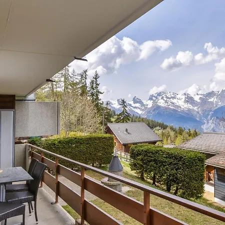 Stylish condo w/ parking, terrace, garden access. * Riddes