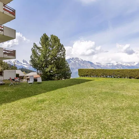 Stylish condo w/ parking, terrace, garden access. * Riddes
