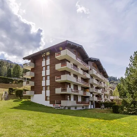 Apartman Stylish Condo W/ Parking, Terrace, Garden Access. *